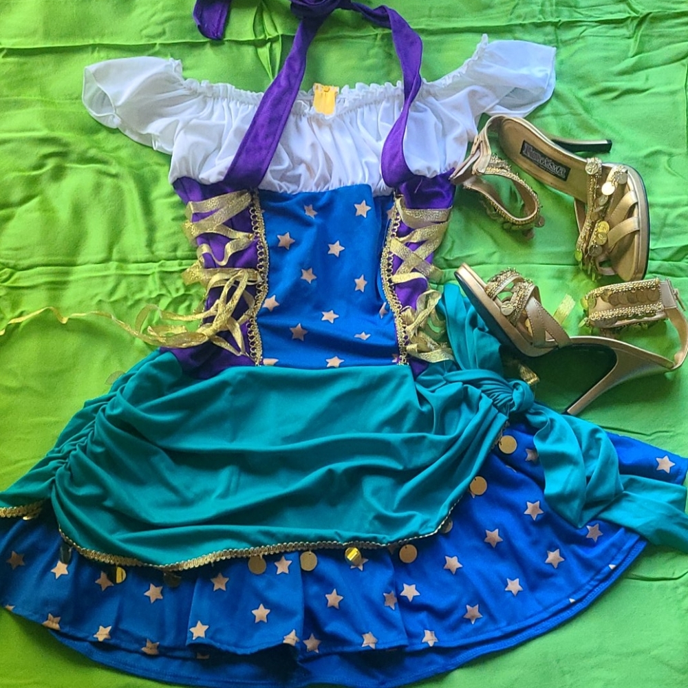 Gypsy costume with or without shoes